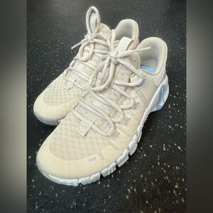 Nike metcon 8, used a few times. Great condition